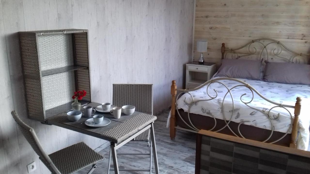 O Bout D'La Motte Apartment Voillecomte Bagian luar foto