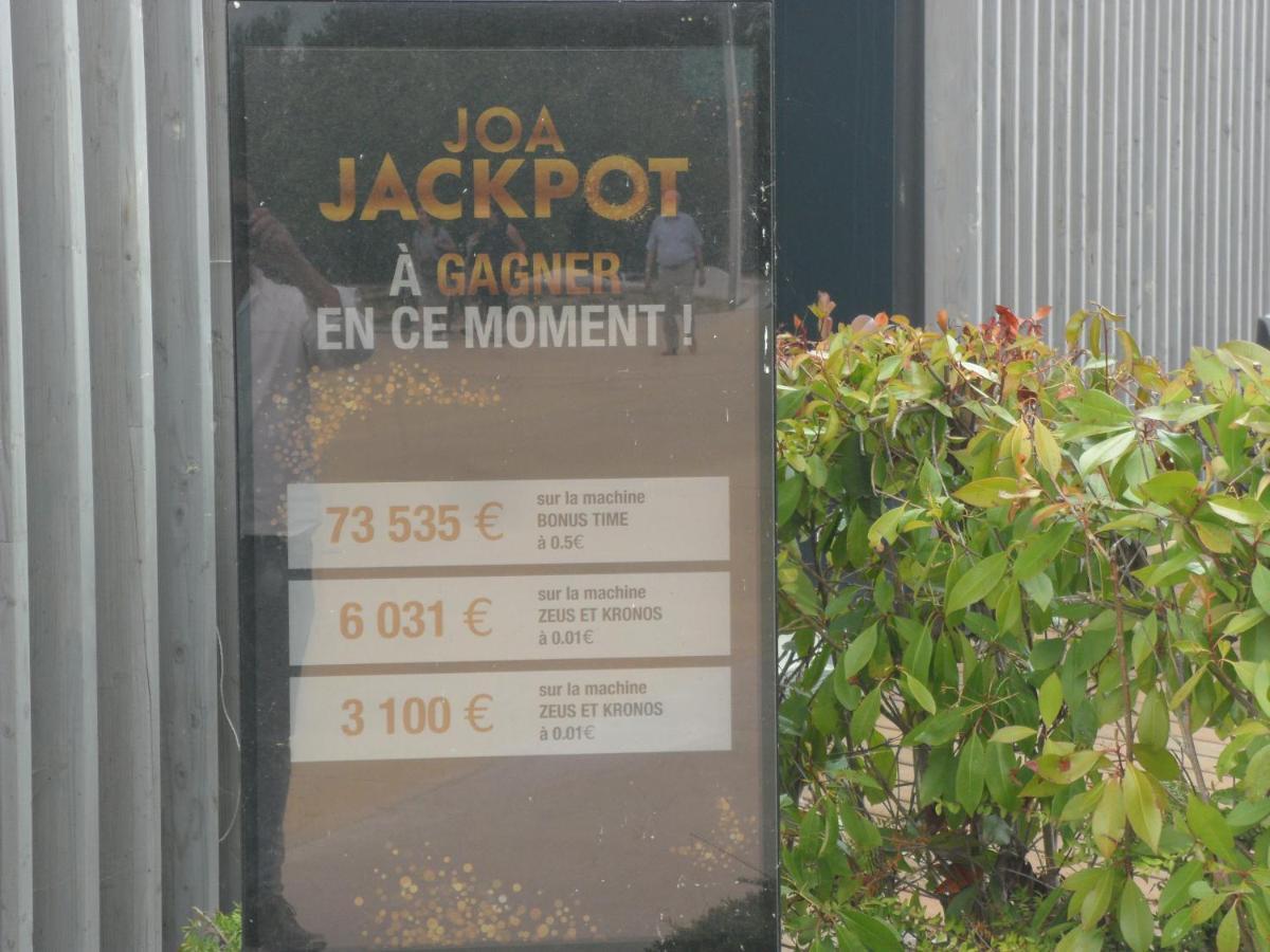 O Bout D'La Motte Apartment Voillecomte Bagian luar foto